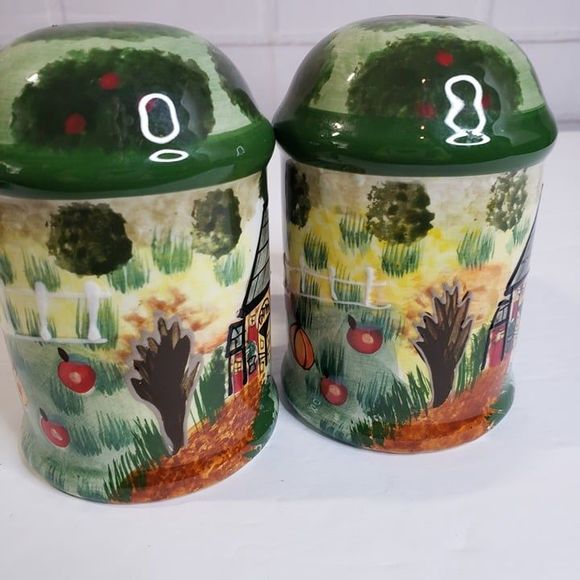 Vintage Farmhouse Green Ceramic Handled Salt and Pepper Shakers S+P Red Barn - Picture 3 of 9